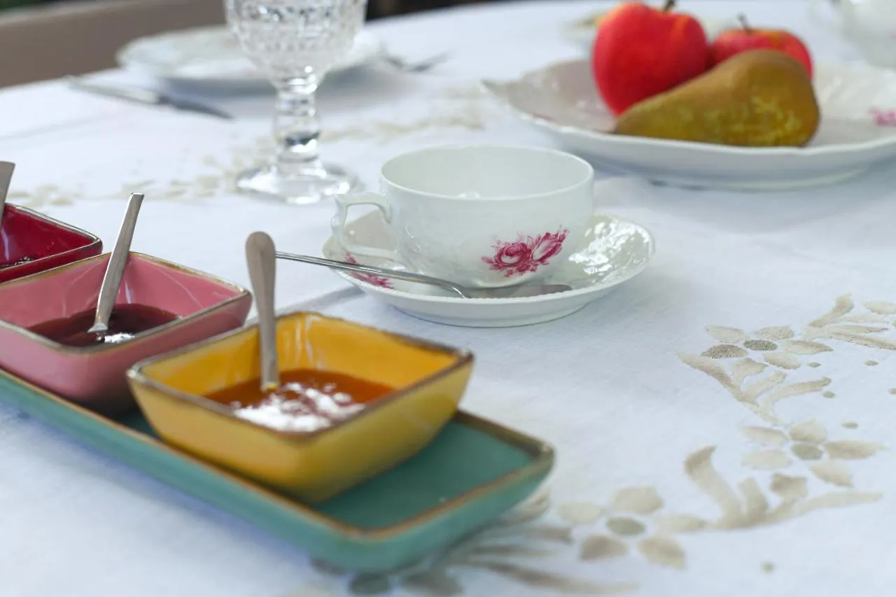 Merli'S Nest Ferrara Bed & Breakfast